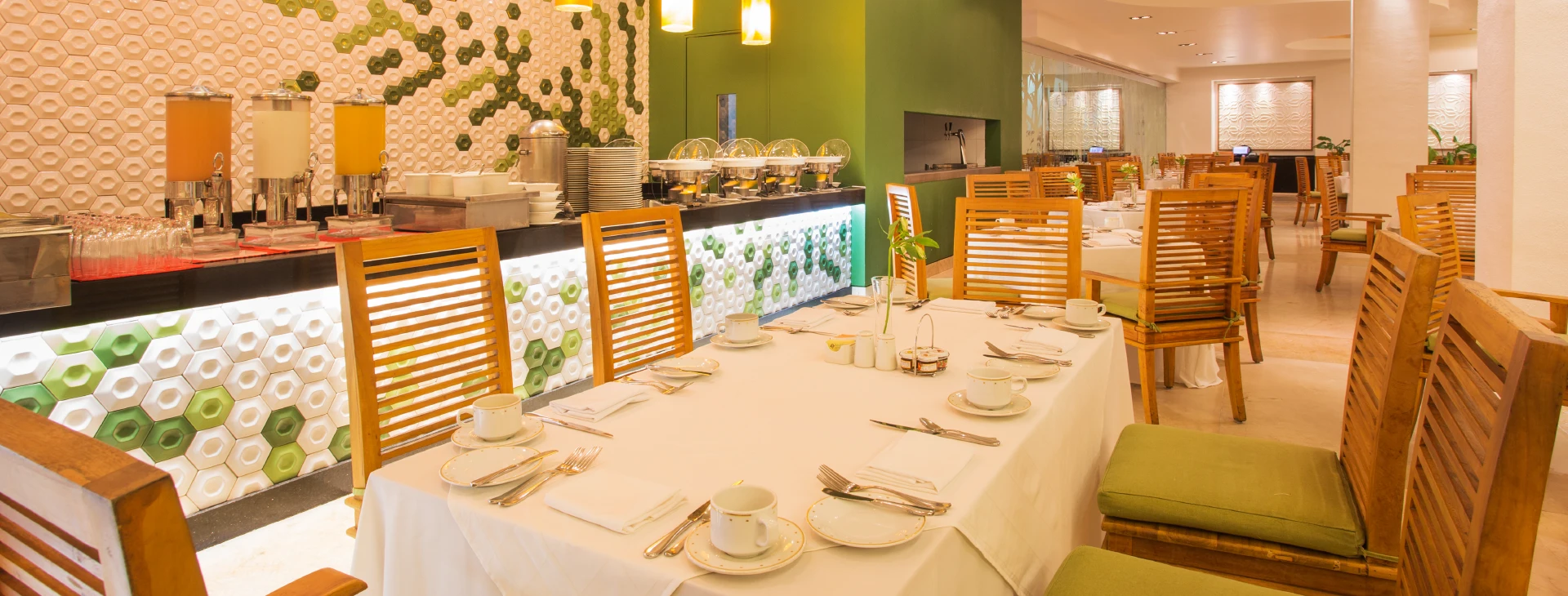 Omaggio Restaurant Marival Distinct