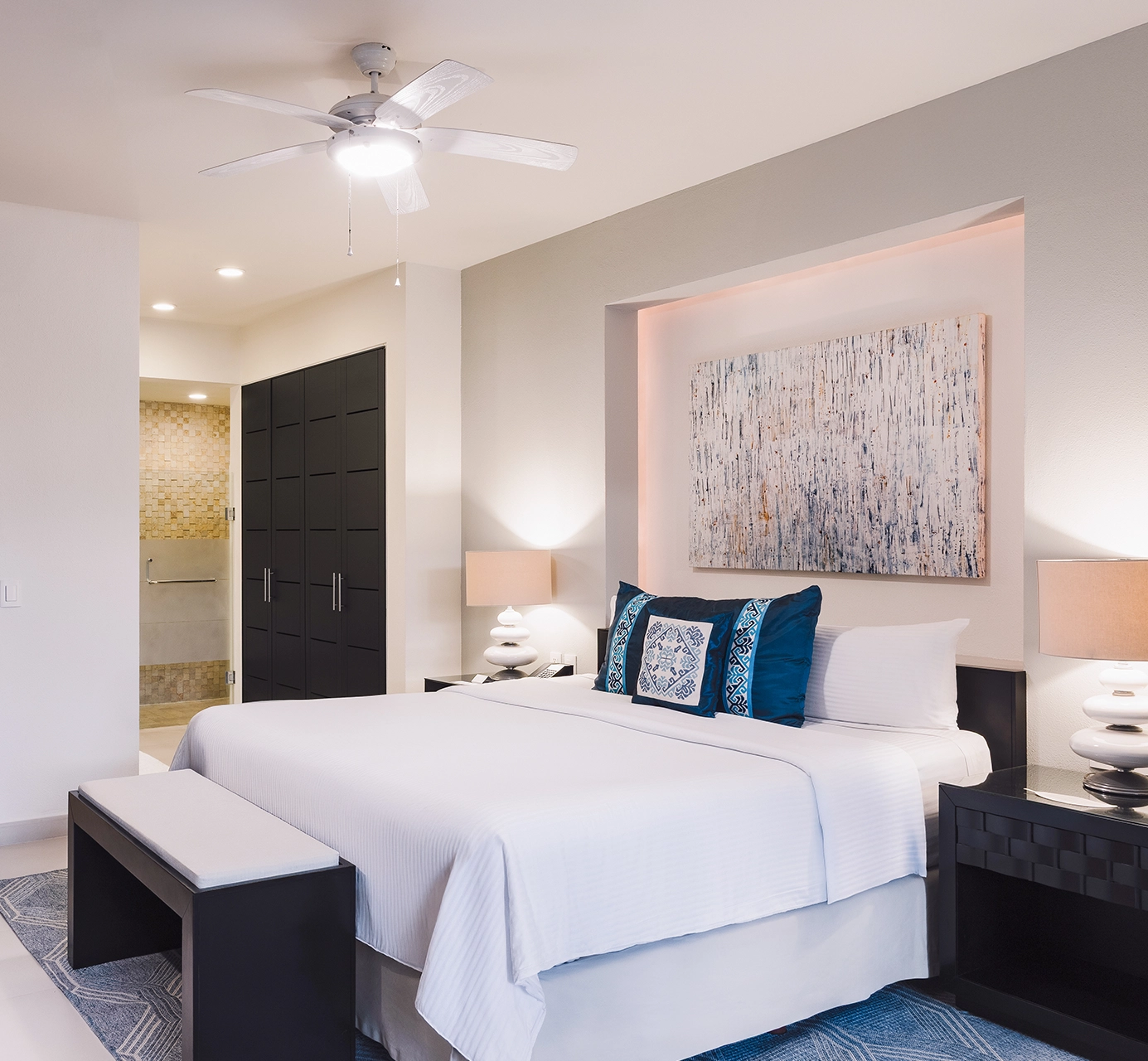 One-Bedroom Swim-Up Suite